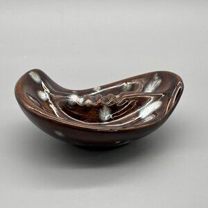 Earthy Brown Drip Glaze Pottery Ashtray in Sculpted Retro Form for Home Decor